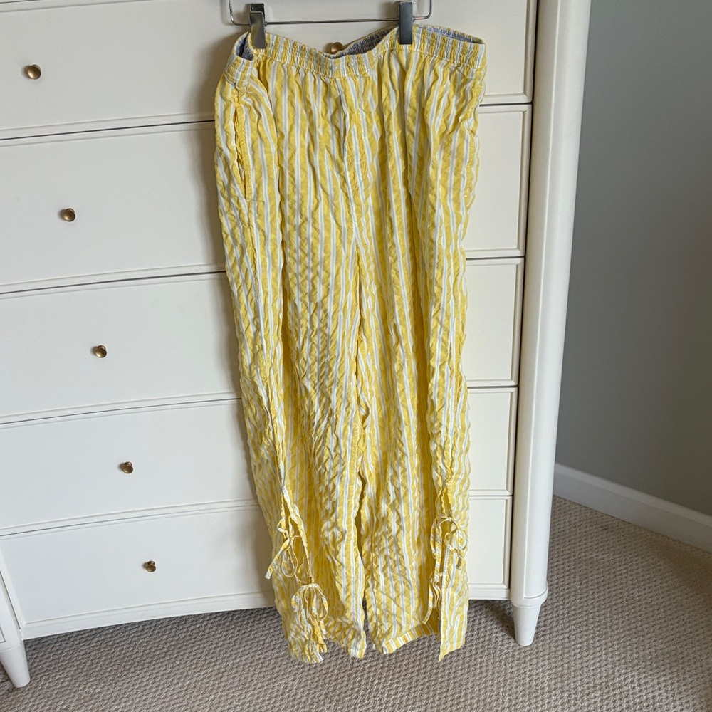 Aerie Yellow Striped Women's pants
